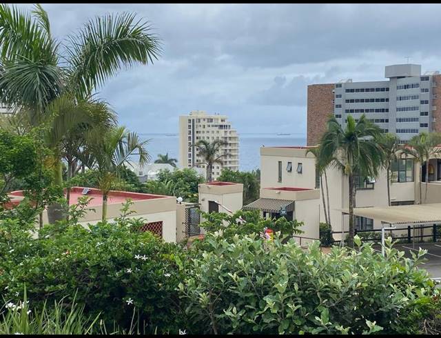 2 BEDROOM APARTMENT FOR SALE IN UMHLANGA CENTRAL